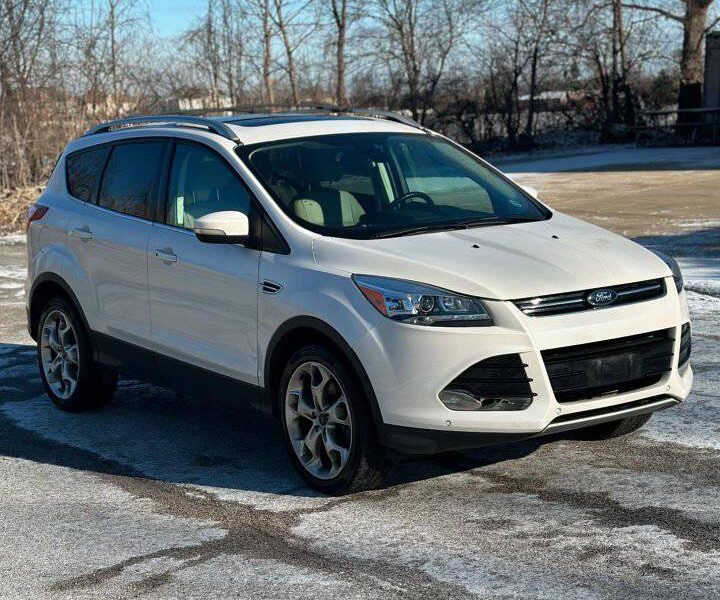 2014 FORD ESCAPE TITANIUM!